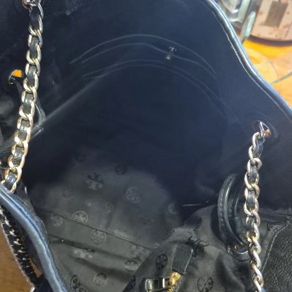 Tory Burch Black Quilted Leather Chain-Handle Crossbody Tote Excellent Condition - Picture 13 of 16